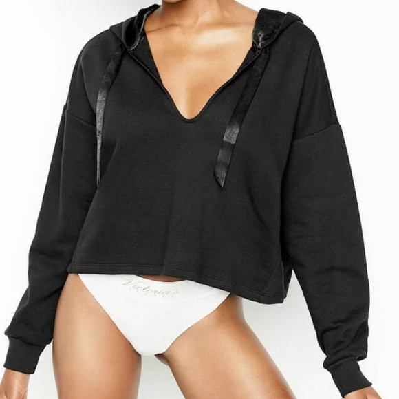 Victoria's Secret Tops - VICTORIA’S Secret cropped athletic sweater with hoodie black size xs